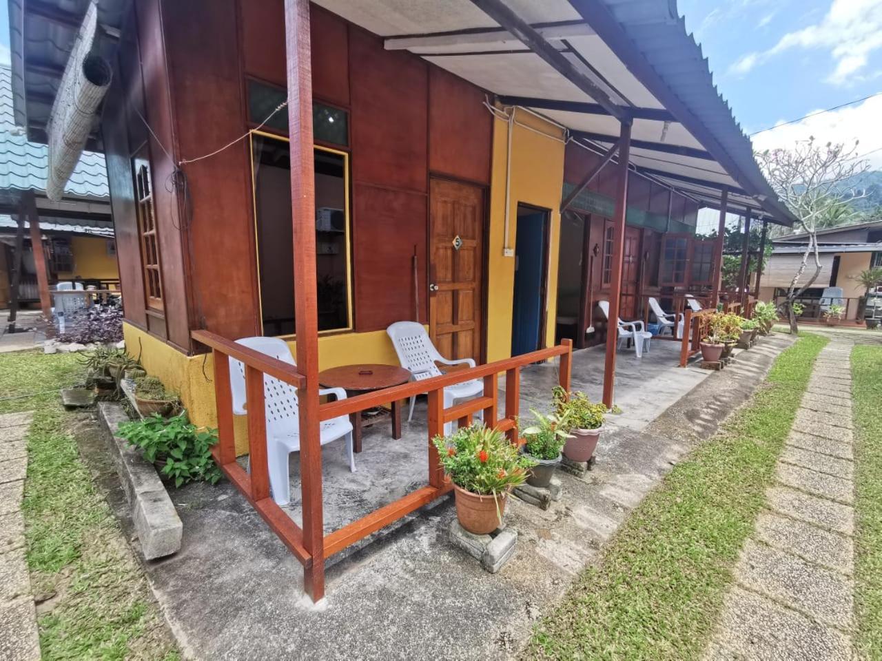Cheers Garden Chalet Kampong Ayer Batang Bagian luar foto
