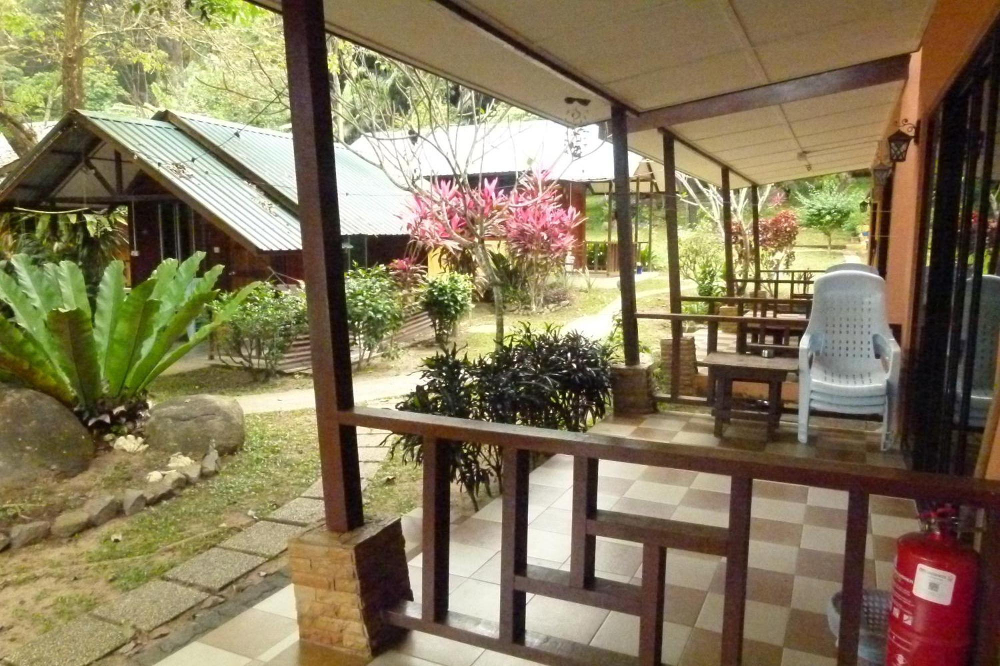 Cheers Garden Chalet Kampong Ayer Batang Bagian luar foto