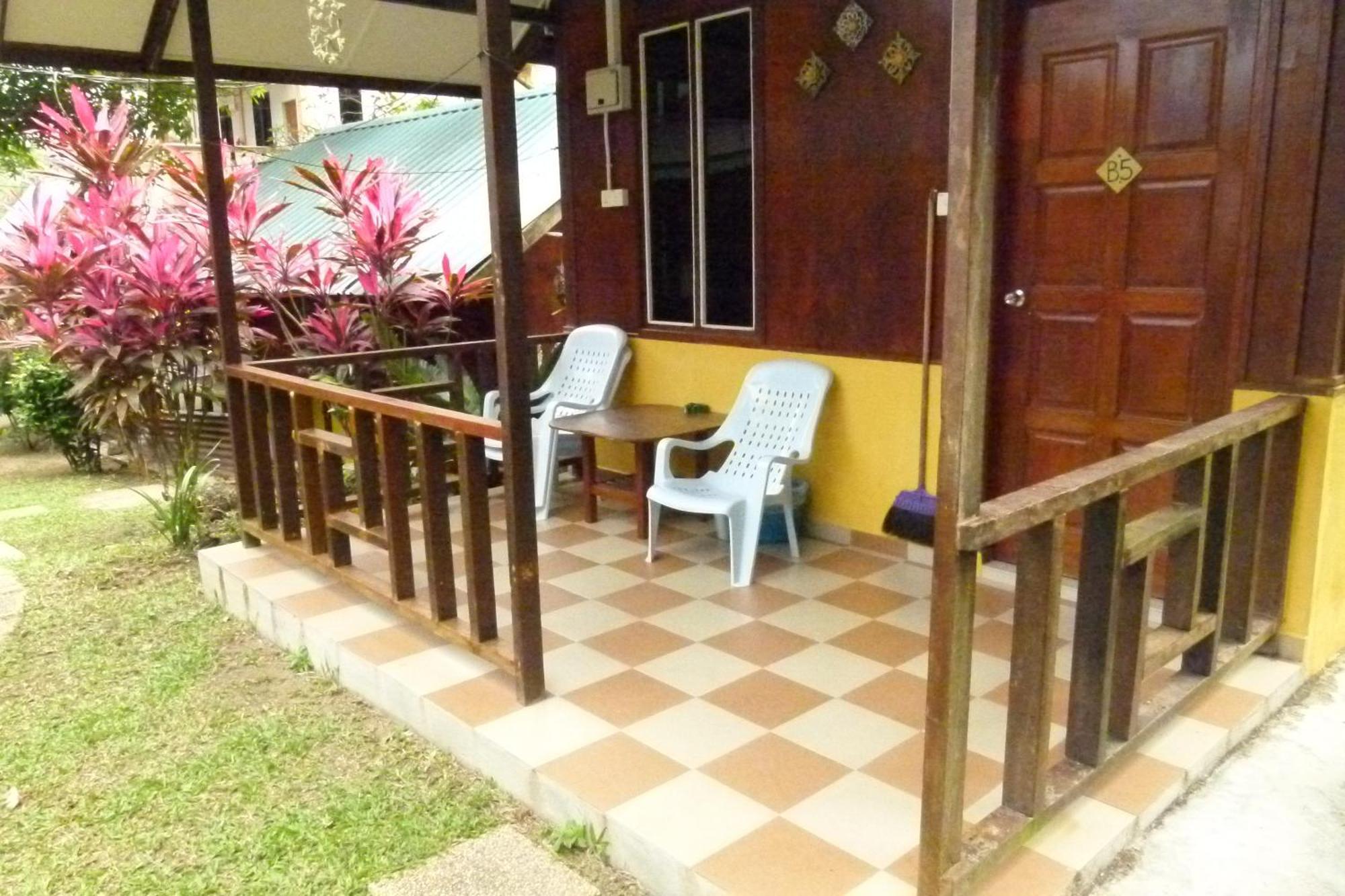 Cheers Garden Chalet Kampong Ayer Batang Bagian luar foto